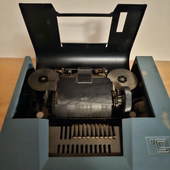 (SOLD) Vintage 1970s Olivetti Summa Quanta 20 - 7/8 T Adding Machine - Picture 10 of 10